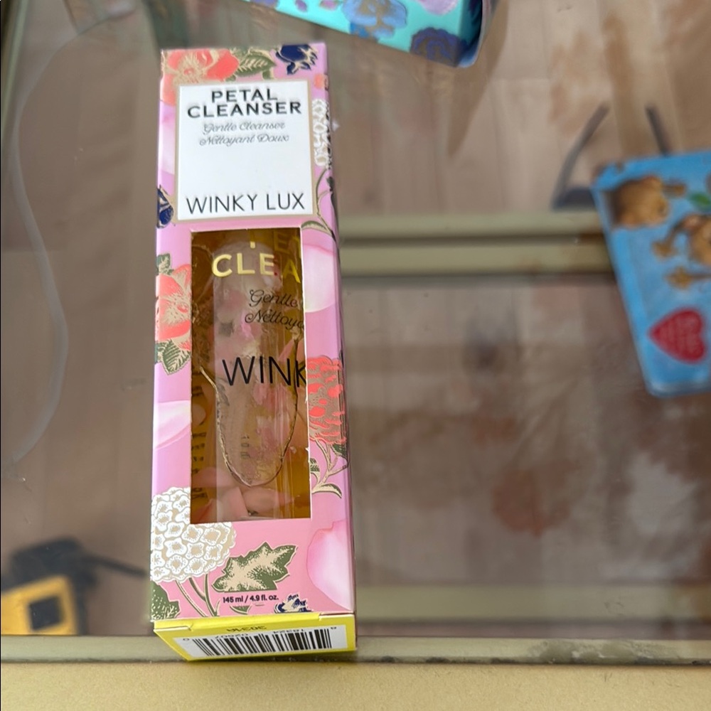 WINKY LUX Pink Radiant Cleanser & Exfoliant